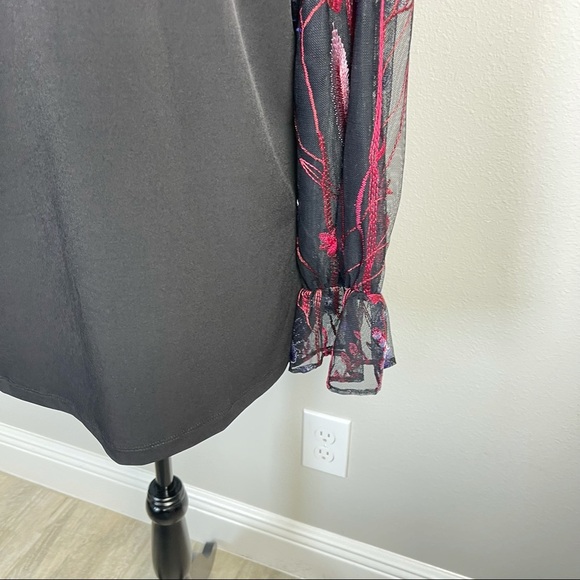 Susan Graver black sheer embroidered sleeve v-neck side slit blouse top size M - Picture 7 of 15